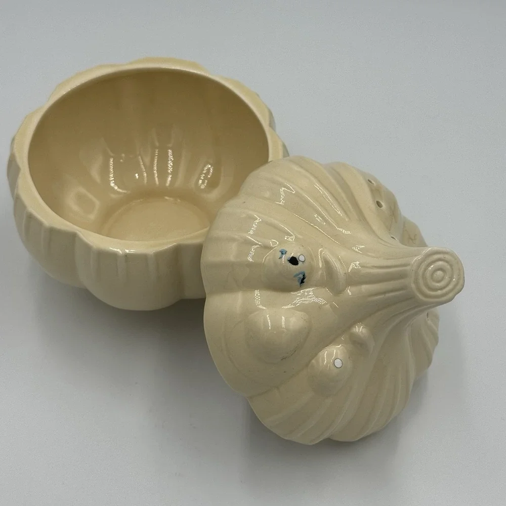 Vintage Ceramic Anthropomorphic Garlic Keeper Holder Jar‎